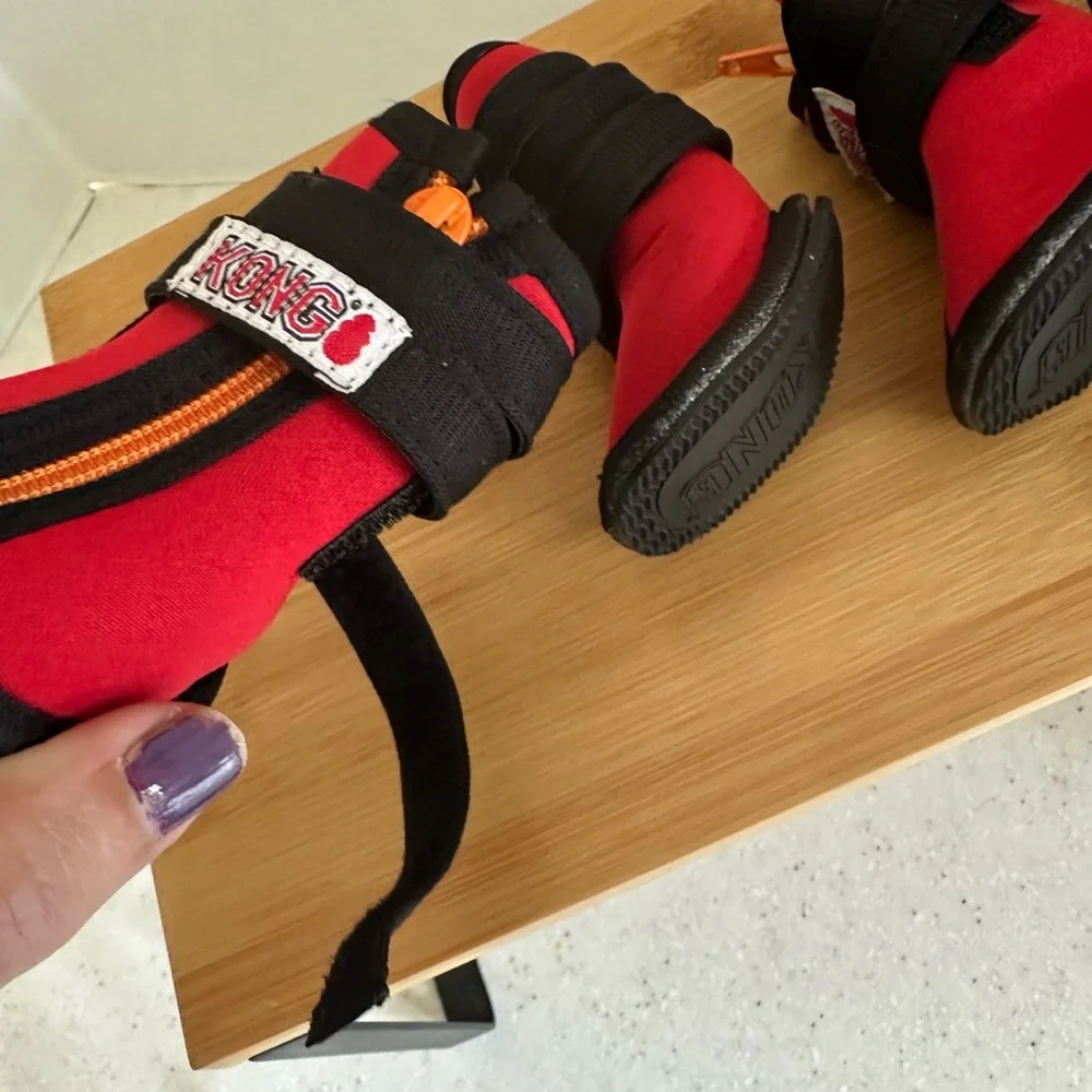 KONG Neoprene Dog Boots - Red & Black. Set of 4. Size Small.